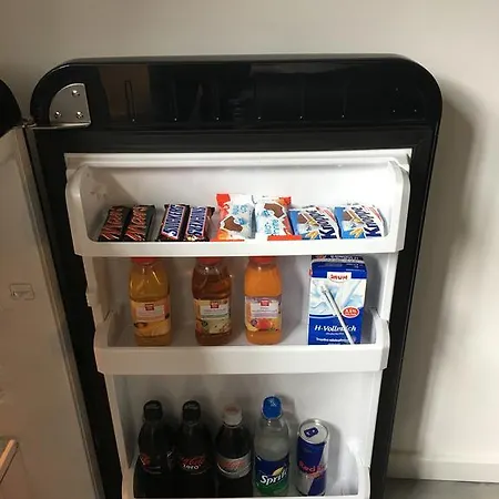 Square 8 * دوسلدورف