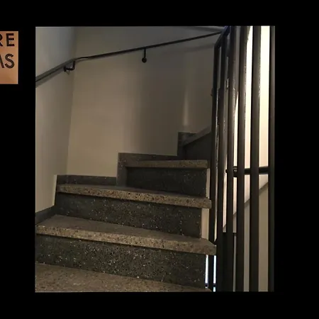 Square 8 Apartment *