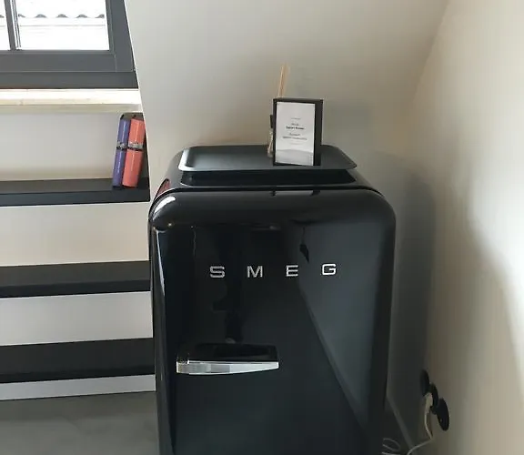 Square 8 Apartment *